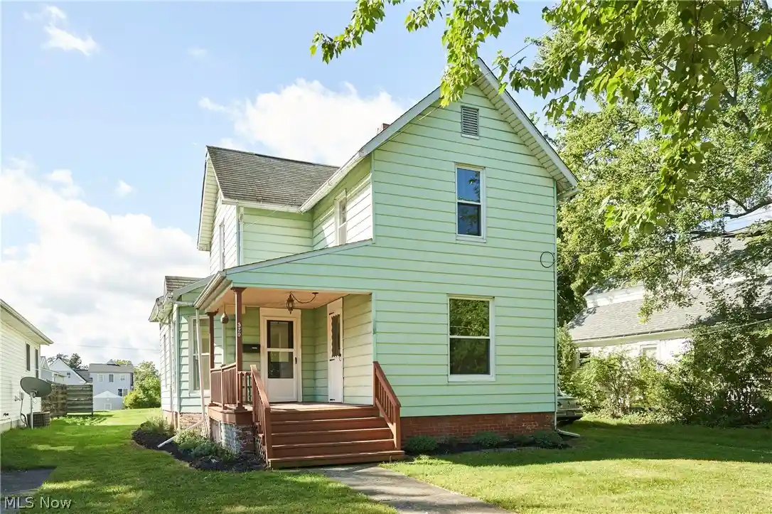 Photo 1 of Single family home for sale at 520 W Friendship St, Medina, OH 44256 | MLS# 5244201 | Listing updated on 2026-10-21