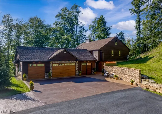 Photo 1 of Single family home for sale at 6915 Eagle Rd, Willoughby, OH 44094 | MLS# 5238312 | Listing updated on 2026-09-23