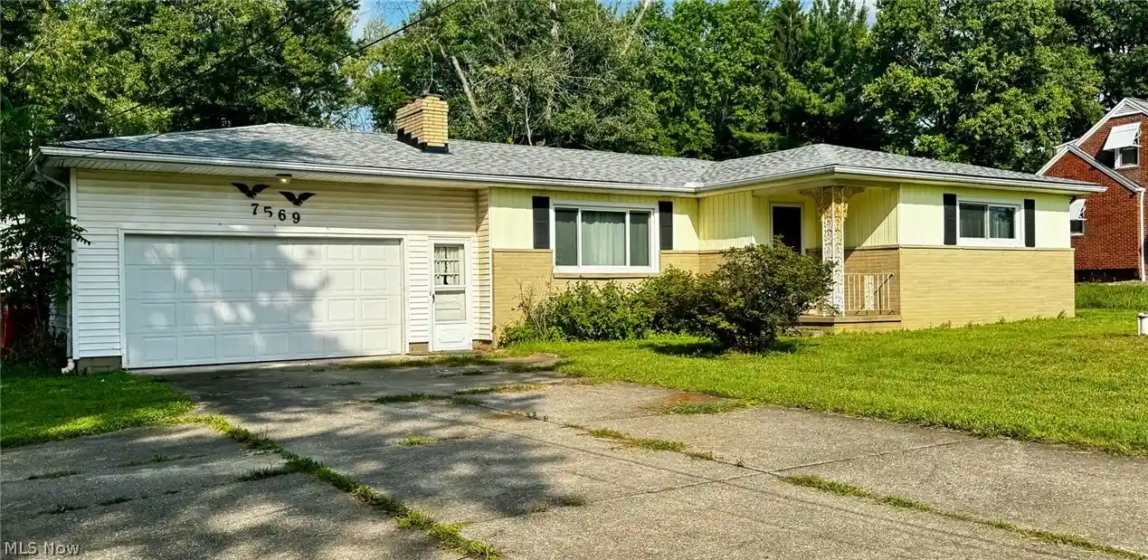 Photo 1 of Sale Pending at 7569 Market Ave N, Canton, OH 44721 | MLS# 5247118 | Listing updated on 2026-10-13