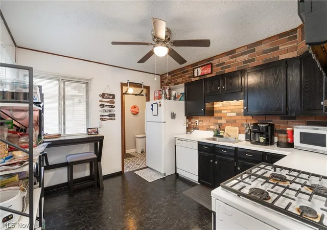 Photo 3 of Sale Pending at 4214 Meadow Ln, Lorain, OH 44055 | MLS# 5246572 | Listing updated on 2026-09-28