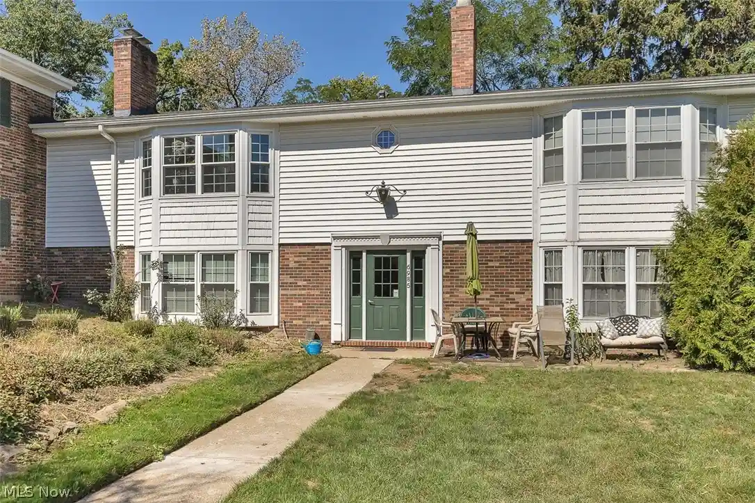 Listing Photo 1 - Condo for sale in 6985 Carriage Hl Dr located at 6985 Carriage Hl Dr, Brecksville, OH 44141 - Unit #103