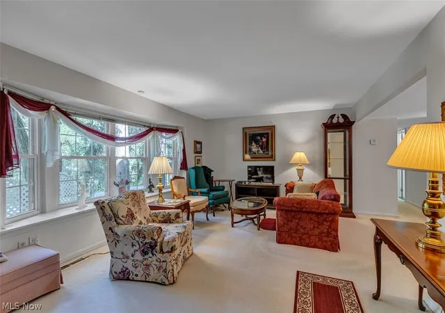 Listing Photo 5 - Condo for sale in building located at 6985 Carriage Hl Dr, Brecksville, OH 44141 - Unit #103