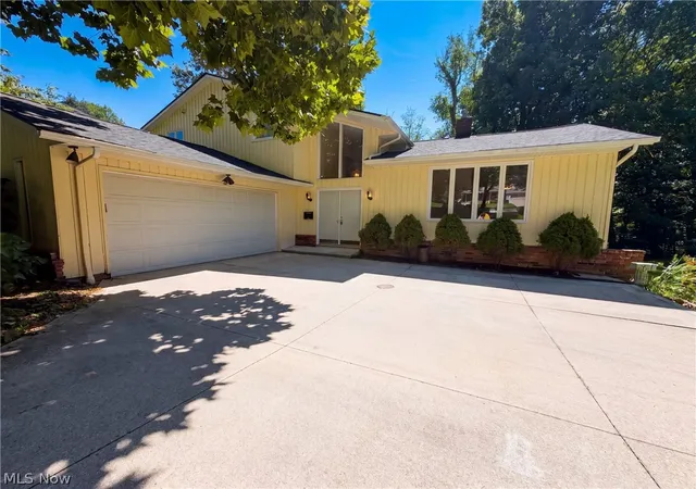 Single family home for sale at 33170 Ledge Hl Dr, Solon, OH 44139 | MLS# 5246745