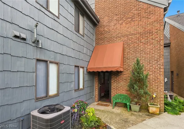 Photo 3 of Condo for sale at 201 H Ohio St, Marietta, OH 45750 | MLS# 5246763 | Listing updated on 2026-09-23