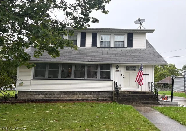 Single family home for sale at 118 E Woodland Ave, Columbiana, OH 44408 | MLS# 5232859