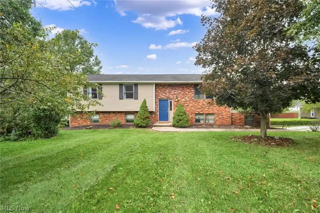 Photo 1 of Single family home for sale at 2190 Waterbury Dr, Uniontown, OH 44685 | MLS# 5246899 | Listing updated on 2026-10-25