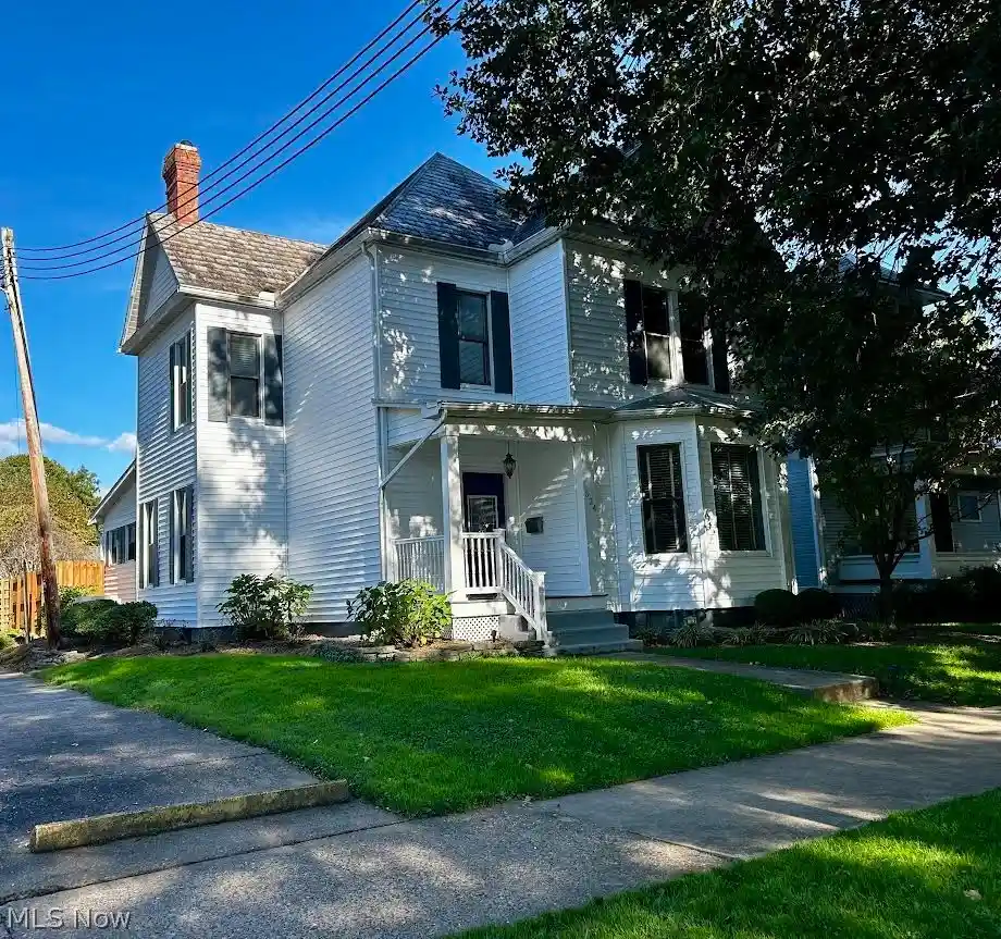 Photo 1 of Single family home for sale at 524 6th Street, Marietta, OH 45750 | MLS# 5247190 | Listing updated on 2026-10-16