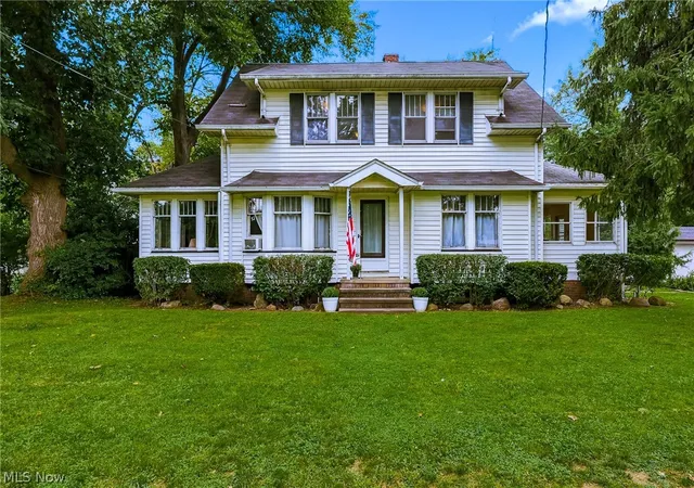Photo 1 of Sale Pending at 24958 Kennedy Ridge Rd, North Olmsted, OH 44070 | MLS# 5246753 | Listing updated on 2026-10-01