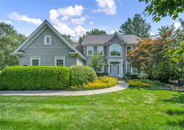 Photo 1 of Single family home for sale at 31723 Leeward Ct, Avon Lake, OH 44012 | MLS# 5246981 | Listing updated on 2026-10-06