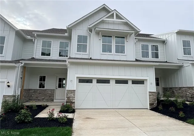 Photo 1 of Townhouse for sale at 20 Lake Como Ct, Orange, OH 44022 | MLS# 5247260 | Listing updated on 2026-10-12