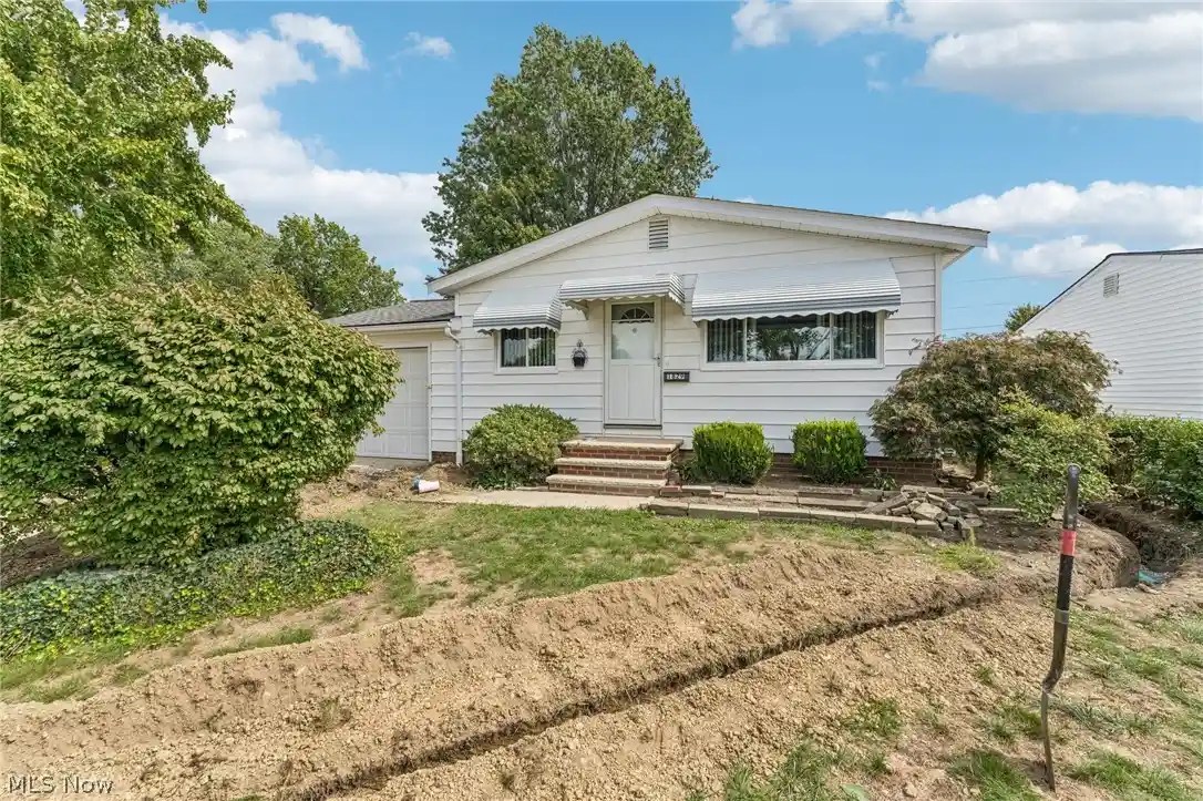 Single family home for sale at 1829 Eldon Dr, Wickliffe, OH 44092 | MLS# 5244115