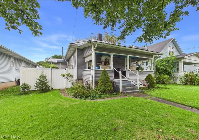 Photo 2 of Single family home for sale at 904 W Virginia Ave, Parkersburg, WV 26104 | MLS# 5246174 | Listing updated on 2026-09-23