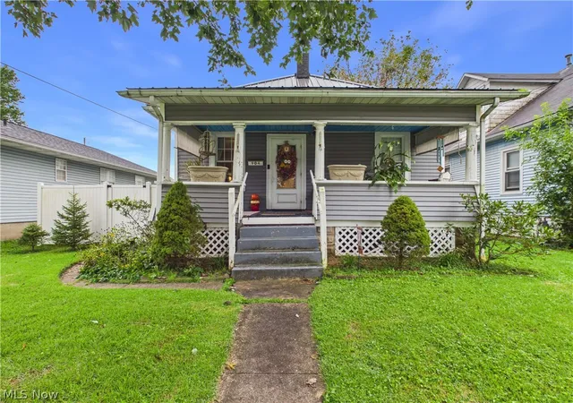 Photo 3 of Single family home for sale at 904 W Virginia Ave, Parkersburg, WV 26104 | MLS# 5246174 | Listing updated on 2026-09-23