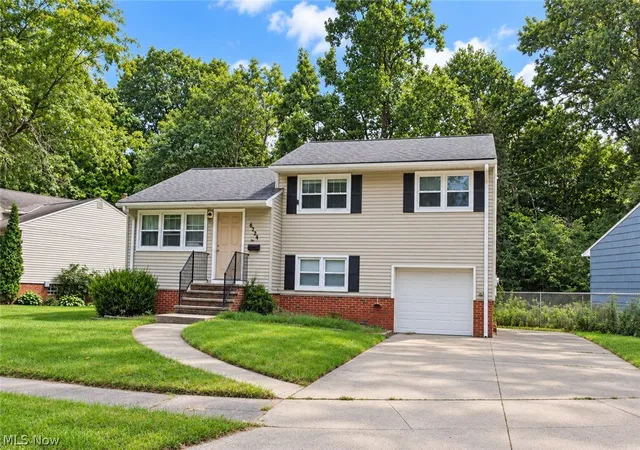 Photo 1 of Single family home for sale at 6254 Colebrook Rd, Cleveland, OH 44130 | MLS# 5243127 | Listing updated on 2026-10-09