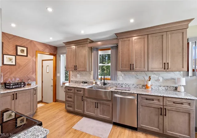 Photo 3 of Single family home for sale at 634 Parkview Ave, Akron, OH 44310 | MLS# 5243368 | Listing updated on 2026-10-10