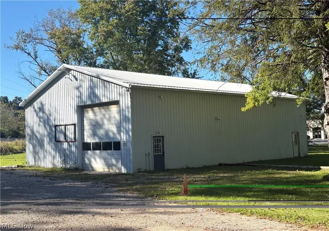 Photo 2 of Single family home for sale at 931 Merrick Ave, Zanesville, OH 43701 | MLS# 5246765 | Listing updated on 2026-10-09