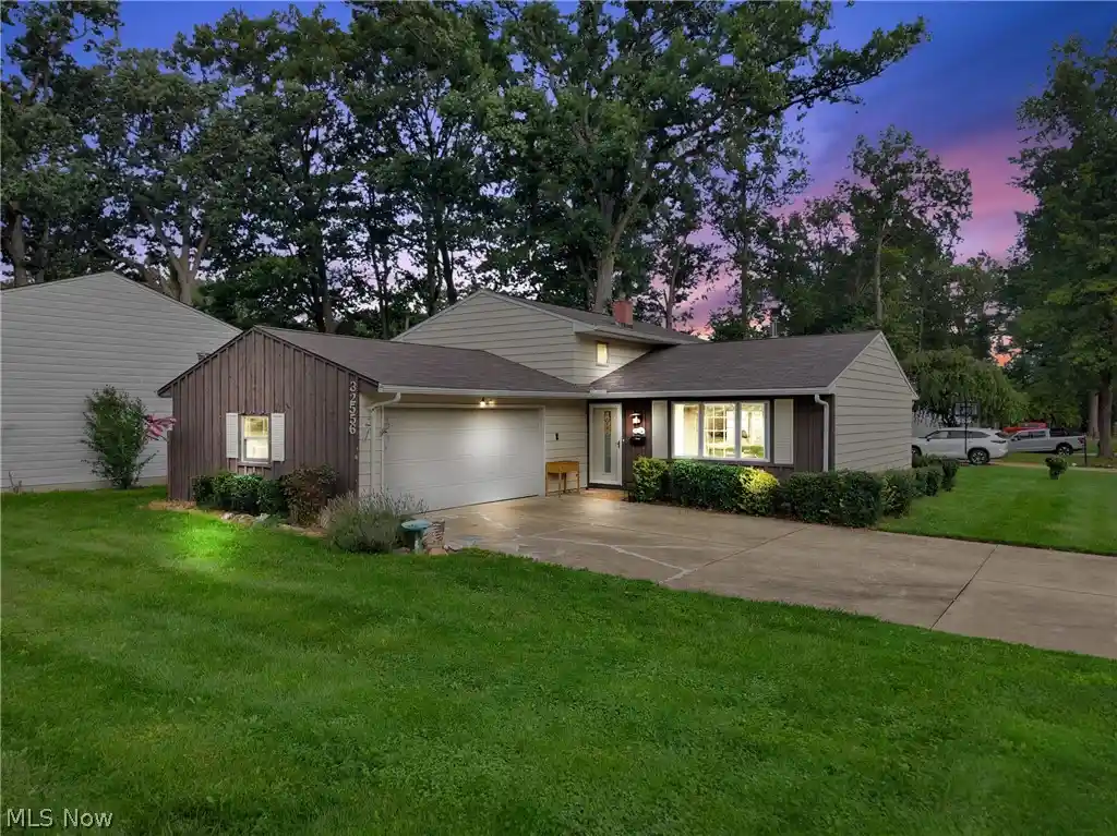 Photo 1 of Single family home for sale at 32556 Electric Blvd, Avon Lake, OH 44012 | MLS# 5247102 | Listing updated on 2026-10-29