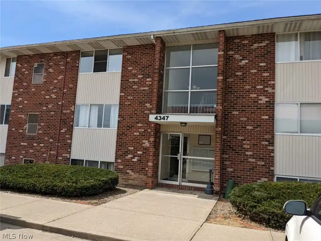 Photo 1 of Condo for sale at 4347 Inner Cir Dr #B3, Brunswick, OH 44212 | MLS# 5239134 | Listing updated on 2026-10-19