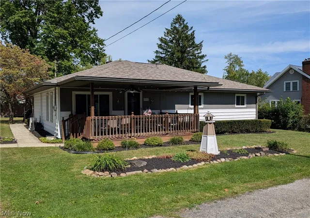 Photo 1 of Single family home for sale at 17512 Lundys Ln, Lake Milton, OH 44429 | MLS# 5247031 | Listing updated on 2026-10-27