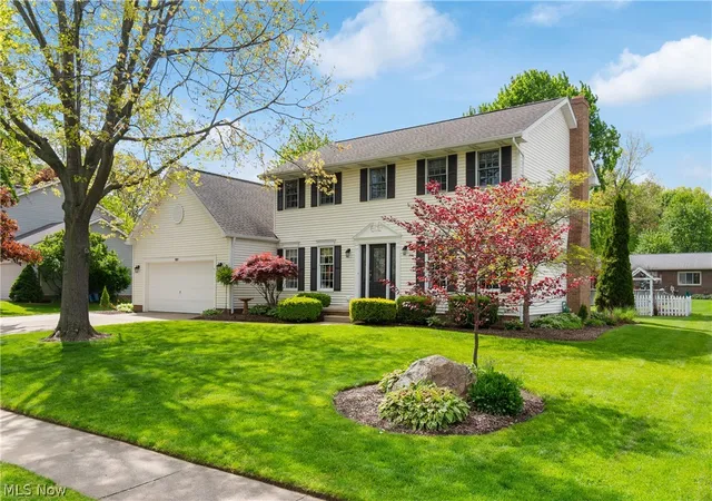 Photo 2 of Single family home for sale at 881 Dan Ave, Canal Fulton, OH 44614 | MLS# 5246964 | Listing updated on 2026-10-09