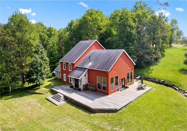 Photo 2 of Single family home for sale at 206 Deepwoods Ln, Weirton, WV 26062 | MLS# 5246290 | Listing updated on 2026-09-23