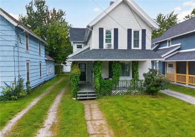 Single family home for sale at 1708 W 6th Street, Ashtabula, OH 44004 | MLS# 5246767