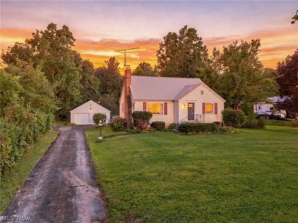 Photo 1 of Sale Pending at 12930 Edison St Ne, Alliance, OH 44601 | MLS# 5247397 | Listing updated on 2026-10-30