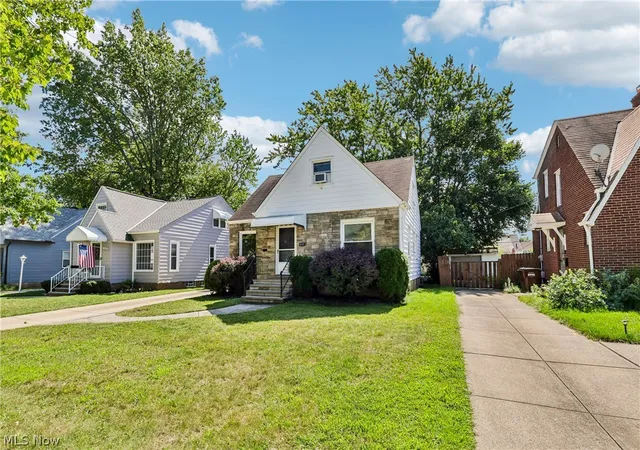 Photo 1 of Single family home for sale at 8223 Manorford Dr, Cleveland, OH 44129 | MLS# 5245560 | Listing updated on 2026-10-30