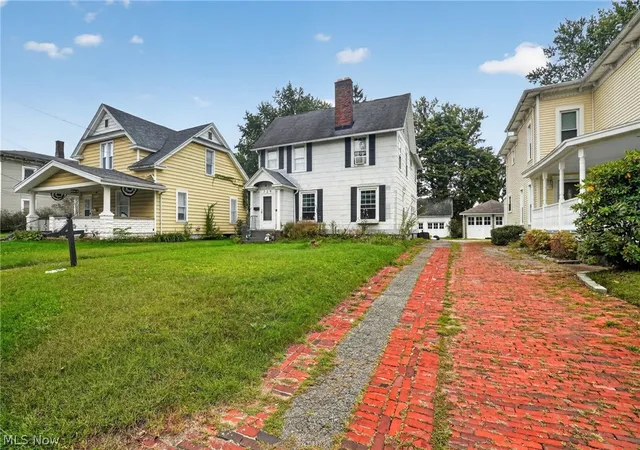 Single family home for sale at 729 Main St, Conneaut, OH 44030 | MLS# 5246984