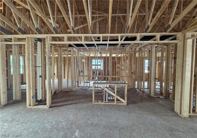 Photo 3 of Single family home for sale at 318 Delta Way, Elyria, OH 44035 | MLS# 5247506 | Listing updated on 2026-09-23