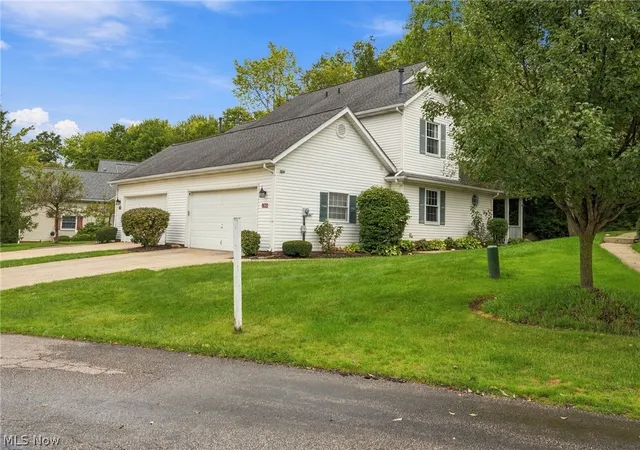 Photo 3 of Condo for sale at 1760 Cortland Ln #15-3, Broadview Heights, OH 44147 | MLS# 5246008 | Listing updated on 2026-10-06