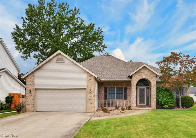 Photo 1 of Single family home for sale at 612 Bayberry Rd, Lorain, OH 44053 | MLS# 5247345 | Listing updated on 2026-10-03