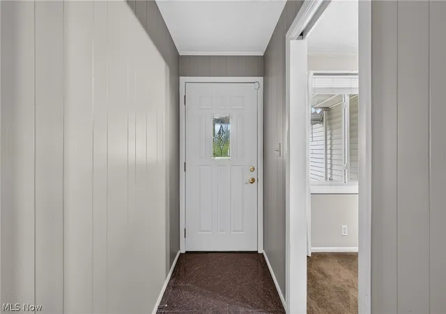 Photo 4 of Sale Pending at 1597 Windsor Cir, Cleveland, OH 44124 | MLS# 5243544 | Listing updated on 2026-10-06