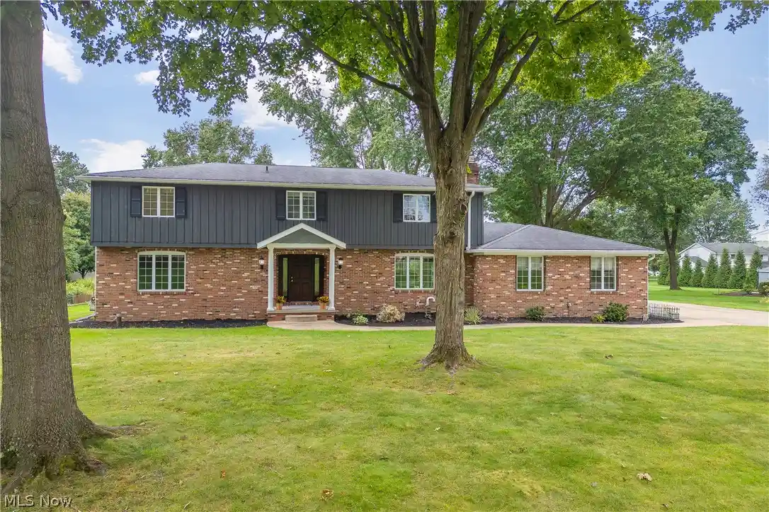 Photo 1 of Single family home for sale at 1424 Stonington Rd Nw, North Canton, OH 44720 | MLS# 5246969 | Listing updated on 2026-10-23