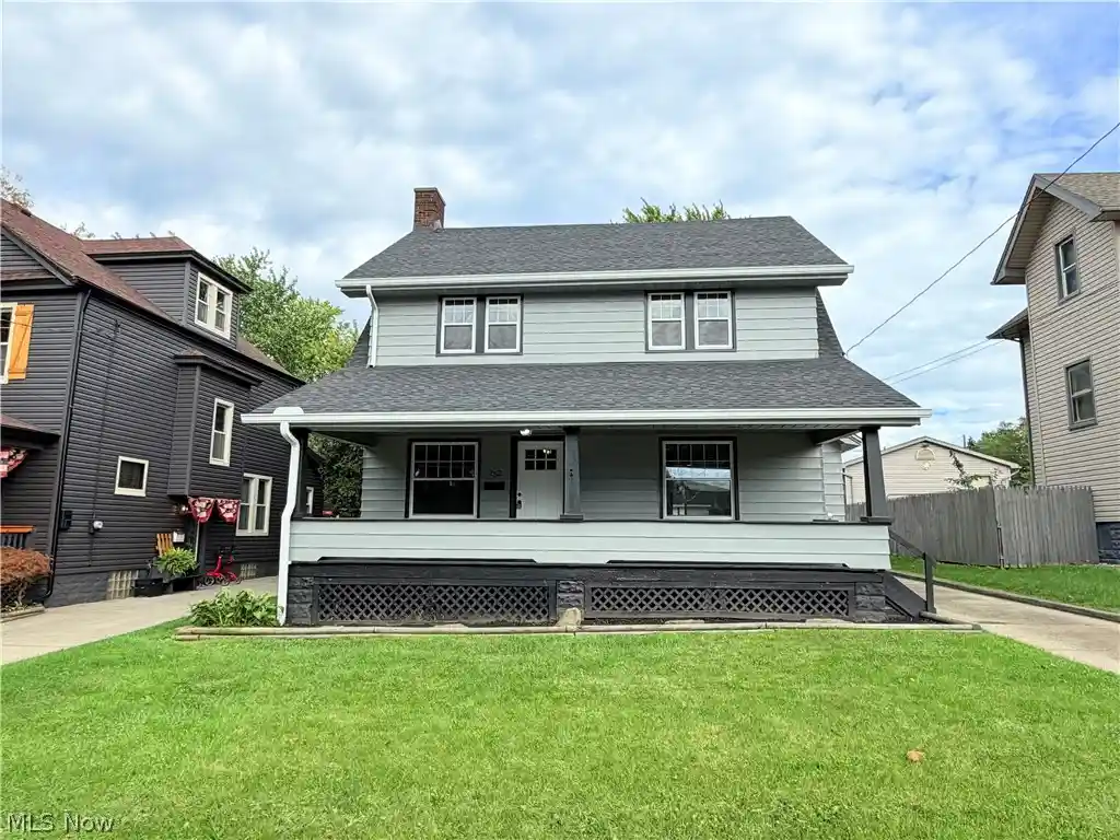 Single family home for sale at 252 E Kline St, Girard, OH 44420 | MLS# 5243542