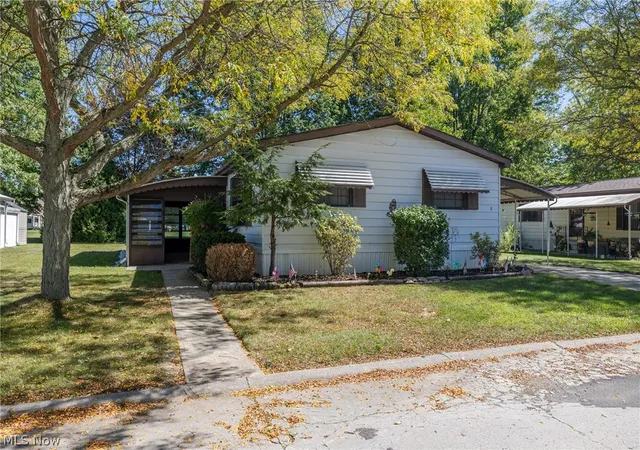 Photo 1 of Single family home for sale at 8 Dogwood Ln, Olmsted Twp, OH 44138 | MLS# 5247448 | Listing updated on 2026-09-24