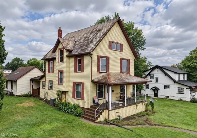 Photo 2 of Single family home for sale at 215 Dover Rd Ne, Sugarcreek, OH 44681 | MLS# 5246963 | Listing updated on 2026-09-26