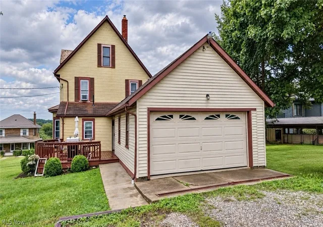 Photo 3 of Single family home for sale at 215 Dover Rd Ne, Sugarcreek, OH 44681 | MLS# 5246963 | Listing updated on 2026-09-26