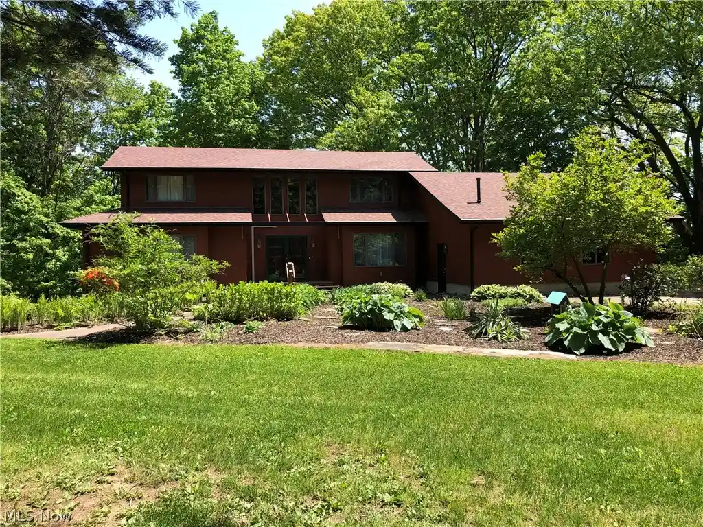 Photo 1 of Sale Pending at 434 S Amboy Rd, Conneaut, OH 44030 | MLS# 5247050 | Listing updated on 2026-10-15