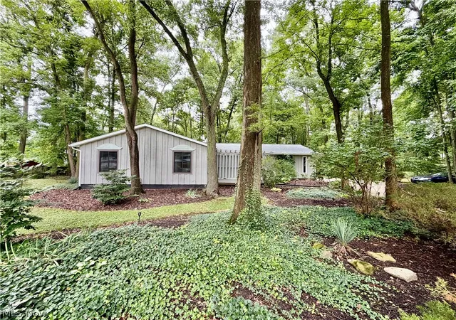 Photo 1 of Sale Pending at 2181 Woodlawn Cir, Stow, OH 44224 | MLS# 5247043 | Listing updated on 2026-09-28
