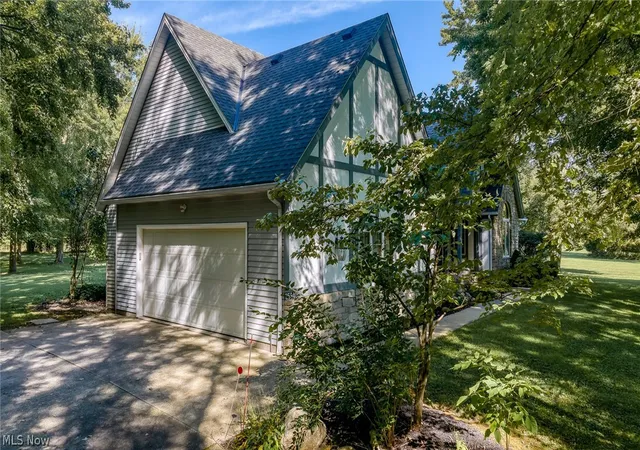 Photo 3 of Sale Pending at 25940 Folley Rd, Columbia Station, OH 44028 | MLS# 5247195 | Listing updated on 2026-10-01