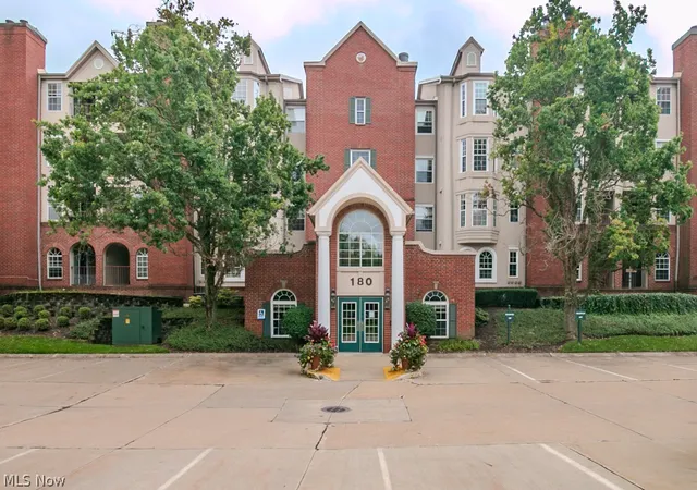 Photo 1 of Sale Pending at 180 Fox Holw Dr #103, Cleveland, OH 44124 | MLS# 5246961 | Listing updated on 2026-09-28