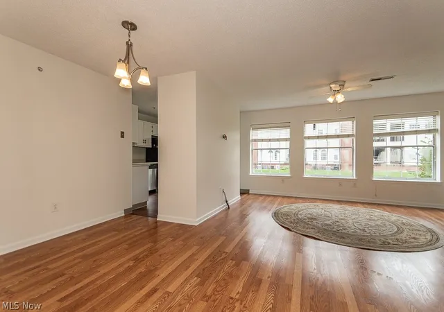 Listing Photo 4 - Condo for sale in building located at 180 Fox Holw Dr, Mayfield Heights, OH 44124 - Unit #103