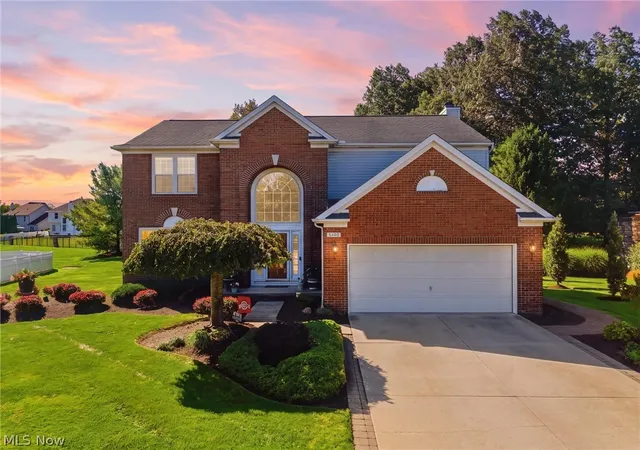 Photo 1 of Sale Pending at 9260 Aaron Ln, Olmsted Twp, OH 44138 | MLS# 5247036 | Listing updated on 2026-10-07