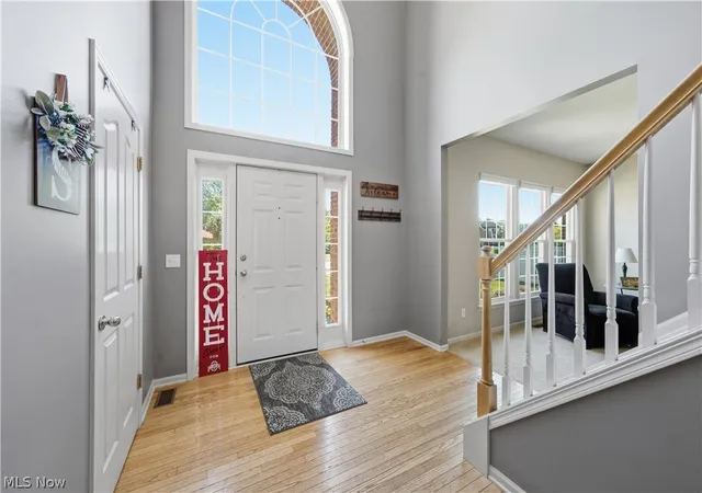 Photo 3 of Sale Pending at 9260 Aaron Ln, Olmsted Twp, OH 44138 | MLS# 5247036 | Listing updated on 2026-10-07