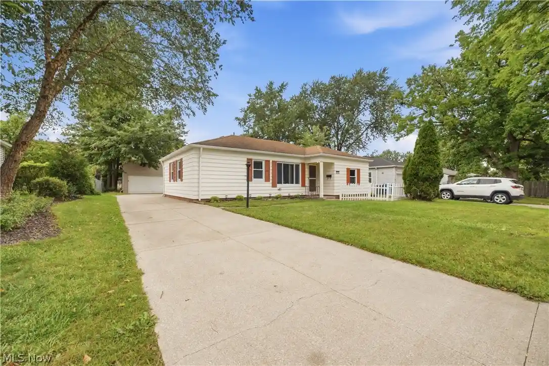 Photo 1 of Single family home for sale at 6534 Aylesworth Dr, Cleveland, OH 44130 | MLS# 5247651 | Listing updated on 2026-10-12