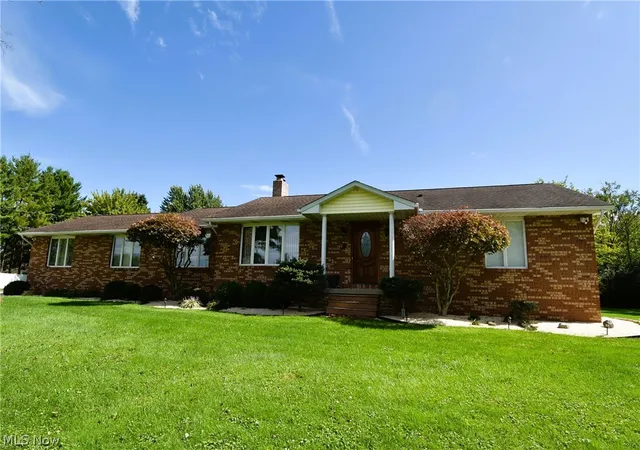 Photo 1 of Sale Pending at 3160 Durst Clagg Rd Ne, Warren, OH 44481 | MLS# 5247663 | Listing updated on 2026-09-26