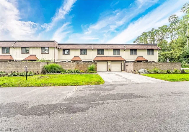 Photo 2 of Sale Pending at 9956 Johnnycake Ridge Rd #E15, Concord Township, OH 44077 | MLS# 5246794 | Listing updated on 2026-10-10