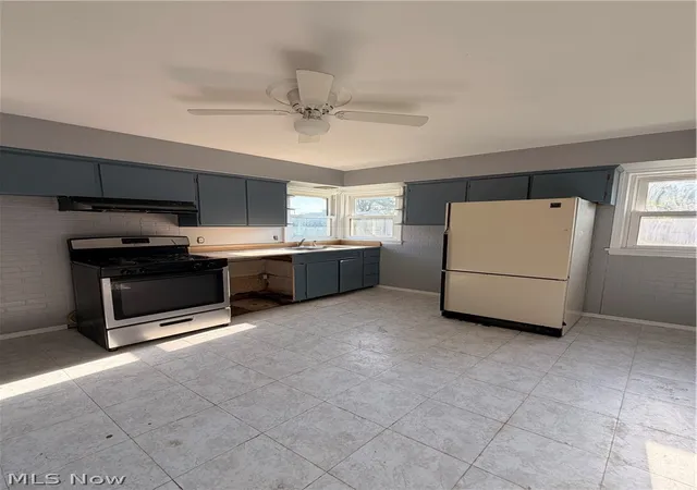 Photo 2 of Sale Pending at 1586 Royalwood Rd, Broadview Heights, OH 44147 | MLS# 5245482 | Listing updated on 2026-10-02