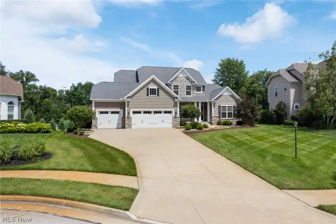 Photo 1 of Single family home for sale at 3901 Creekside Dr, Green, OH 44685 | MLS# 5247716 | Listing updated on 2026-10-20